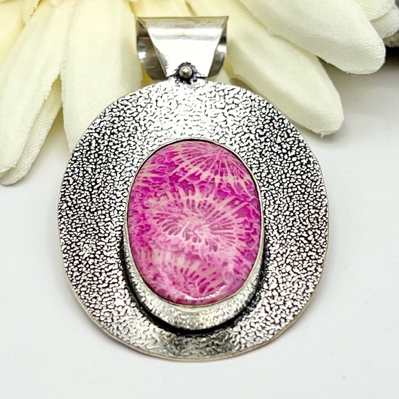 FOSSIL CORAL PENDANT - Picture 6 of 6